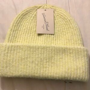 Beanie Universal Thread One Size NWT Yellow